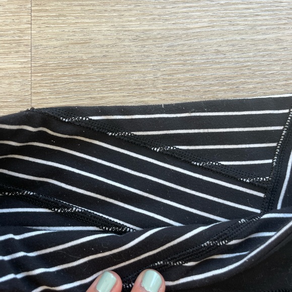 Lululemon 21” reversible leggings - Picture 3 of 5